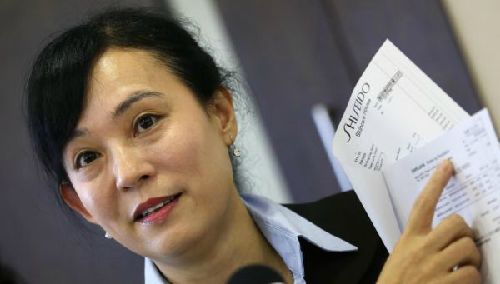 翁靜晶11月16日召開記者會(huì)交代定慧寺賬目詳情。