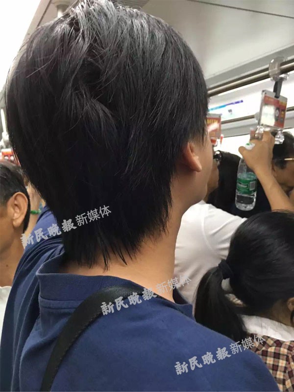 網(wǎng)曝地鐵四號(hào)線(xiàn)再現(xiàn)色狼 拍照者:盼當(dāng)事人不再沉默 網(wǎng)曝地鐵四號(hào)線(xiàn)再現(xiàn)色狼 拍照者:盼當(dāng)事人不再沉默