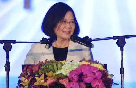 蔡英文向教師溫情喊話教師嗆：太晚了?。▓D片來源：臺灣《聯(lián)合報》）