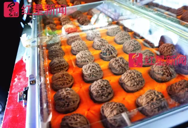 文玩核桃遇冷由幾萬一對(duì)降到5元沒人要？商戶否認(rèn)