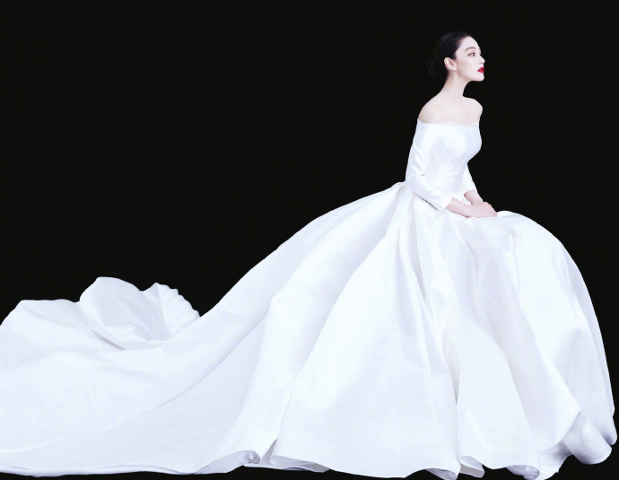 張馨予的婚紗成了淘寶爆款，知道價(jià)格后讓人大跌眼鏡！