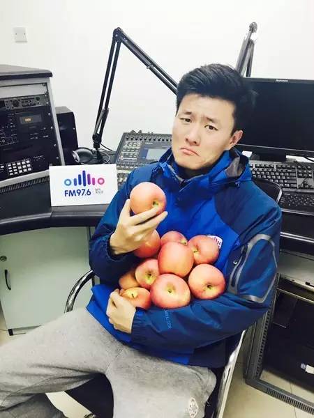 看來，我真的要裸了……