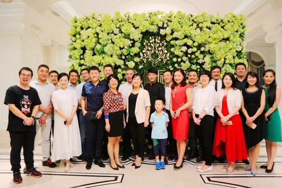 期待的時候，總是很長，相聚的時候，總是很短。