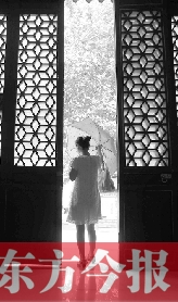 前日，鄭州市碧沙崗地下公共納涼點(diǎn)的入口