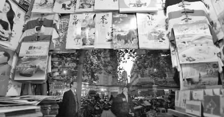 11月25日，鄭州市福壽街一家臺歷、掛歷專營店店主稱，上貨半個多月了，生意一直很冷清