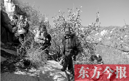 無償為90多個(gè)孩子提供一日三餐 幫助500多名山里娃脫盲 無償為90多個(gè)孩子提供一日三餐 幫助500多名山里娃脫盲