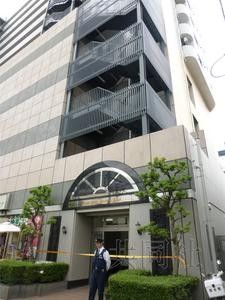 5月27日，埼玉縣蕨市一公寓樓發(fā)生疑似強(qiáng)迫殉情案，一名日本人男性和一名中國(guó)籍女性死亡。