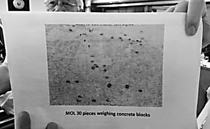 菲防長3日出示拍攝到的“混凝土砌塊”。