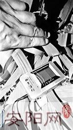 安陽(yáng)男子打開車門盜竊 剛好被車主逮個(gè)正著