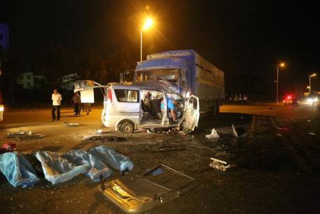 哈爾濱車(chē)禍致8人遇難