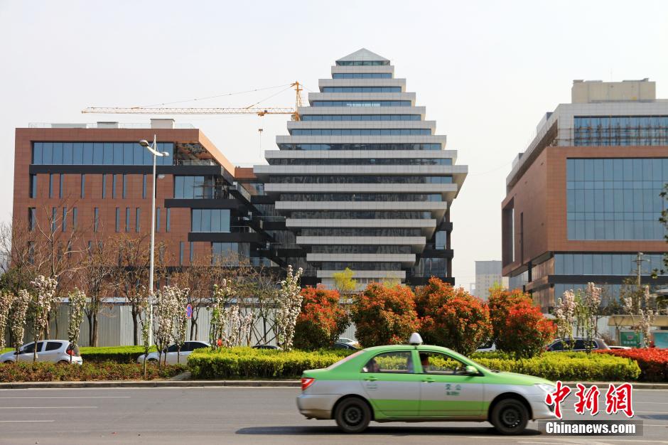 河南一在建樓房酷似“陀螺” 河南一在建樓房酷似“陀螺”