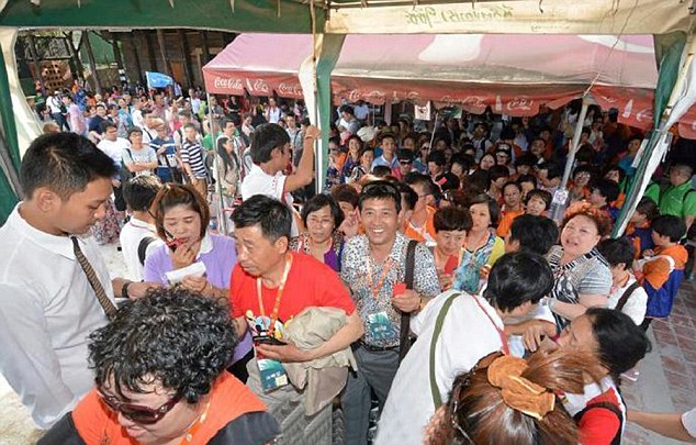 李錦記后人請(qǐng)1.3萬員工游泰國 李錦記后人請(qǐng)1.3萬員工游泰國