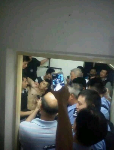 廣東：女店員舉報(bào)小偷慘遭割喉現(xiàn)場