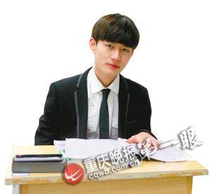 穿上正裝的女生更優(yōu)雅成熟了；男生常常被女生夸獎長得帥。