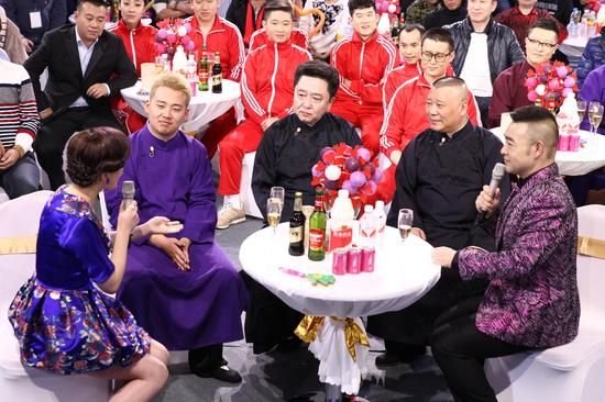 郭德綱帶兒子徒弟一起上陣 郭德綱帶兒子徒弟一起上陣