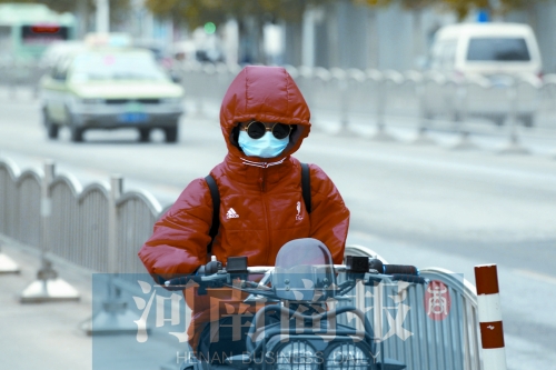 全副武裝，抵抗寒風(fēng)