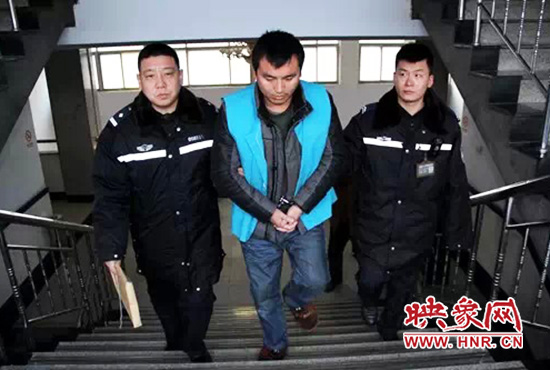 警方已經(jīng)將肇事嫌疑人控制。