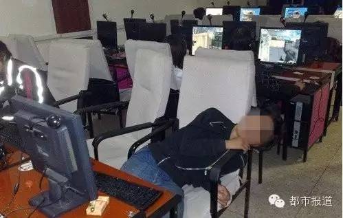 悲??！15歲男孩上網(wǎng)5小時后猝死，事發(fā)鄭州 | 這些原因可能導致上網(wǎng)猝死，戳...