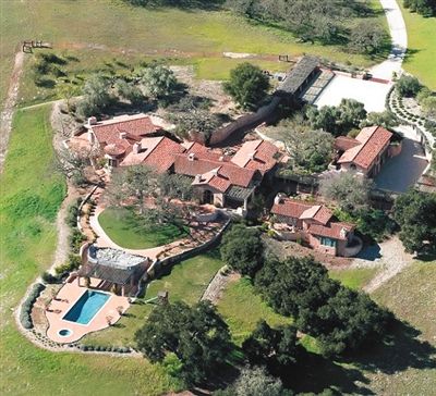 據(jù)稱這就是鄧文迪與布萊爾私會的“默多克牧場”。