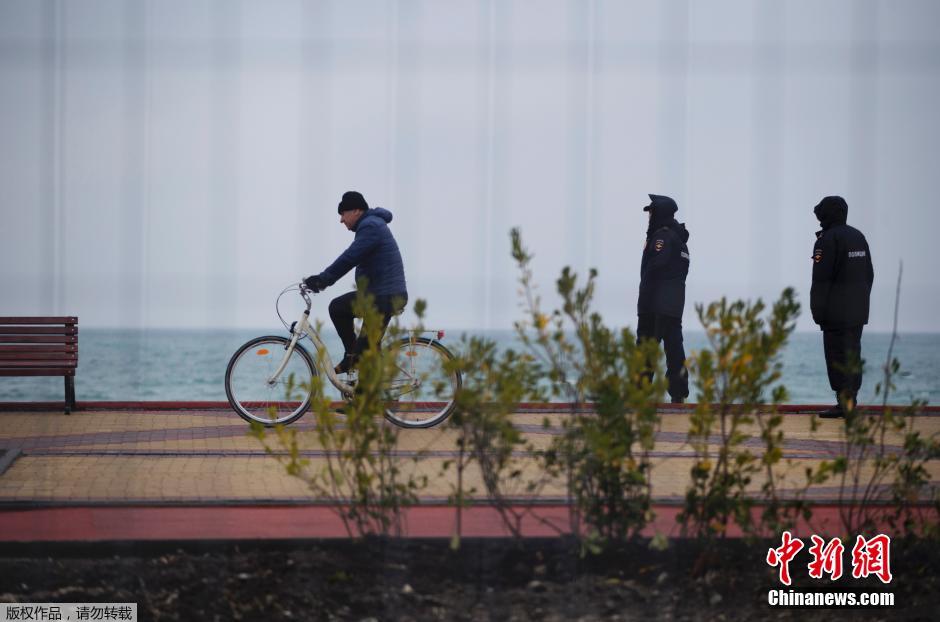 當(dāng)?shù)貢r(shí)間1月29日，俄羅斯索契，2014年索契冬奧會(huì)，俄羅斯軍方在奧林匹克公園周邊部署放空導(dǎo)彈系統(tǒng)。