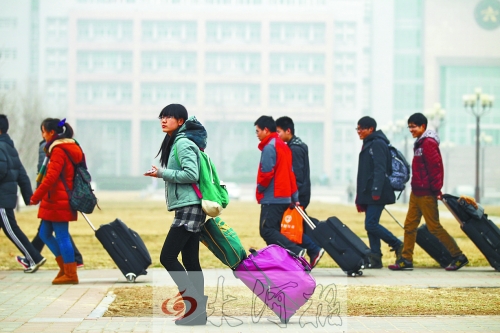 這不是拉桿箱的秀臺(tái)，這是行李的改頭換代，今天，你“拉桿箱”了嗎？