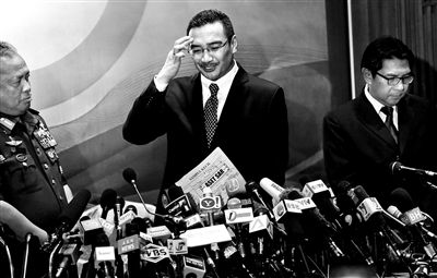 當(dāng)?shù)貢r(shí)間2014年3月12日，馬來(lái)西亞雪邦，馬來(lái)西亞交通部長(zhǎng)希山慕丁出席新聞發(fā)布會(huì)。