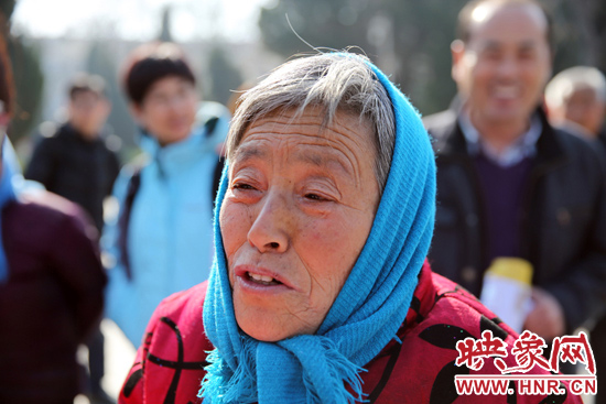 趙玉花老人講述焦裕祿的故事。