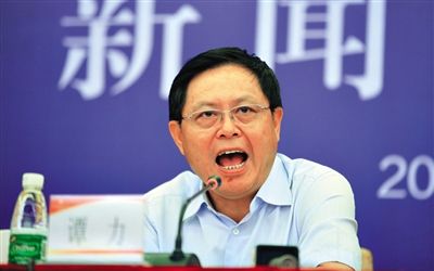 　譚力 男，1955年10月生，漢族，重慶市人，大學(xué)學(xué)歷，有知青經(jīng)歷。2009年3月前，一直在四川工