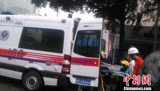 深圳羅湖人才市場部分坍塌 傷亡人數(shù)不詳(組圖)