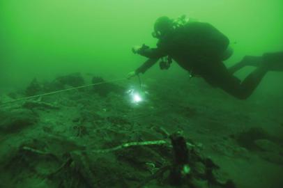 水下測繪。（圖據(jù)國家文物局水下文化遺產(chǎn)保護中心）
