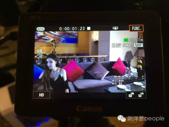 直播中的王瑞兒。攝影：于亞妮