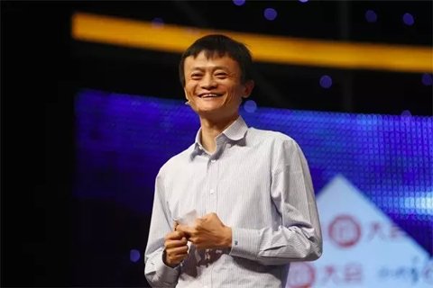 2011年8月17日，阿里巴巴集團(tuán)宣布，將提供30億元無息貸款，幫助員工解決首次置業(yè)問題，每人最高可申請(qǐng)30萬元。此外，阿里巴巴還將投入5億元設(shè)教育基金，通過和教育機(jī)構(gòu)共同辦學(xué)、與現(xiàn)有學(xué)校合作，解決員工子女入園、上學(xué)問題;向基層員工發(fā)放一次性的物價(jià)、子女教育補(bǔ)貼，預(yù)計(jì)總額超過4000萬元。