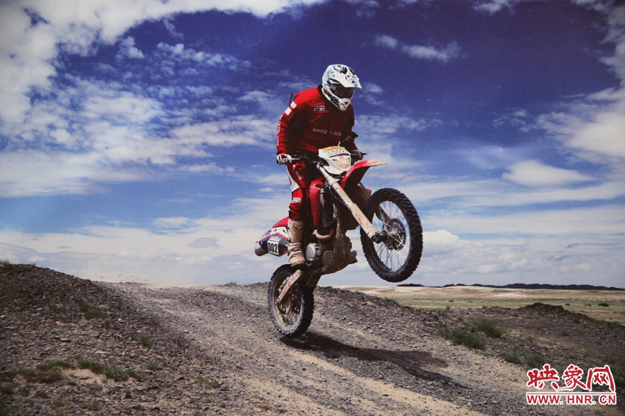 賽車的世界、更是男人的世界。圖為部分參展攝影作品。