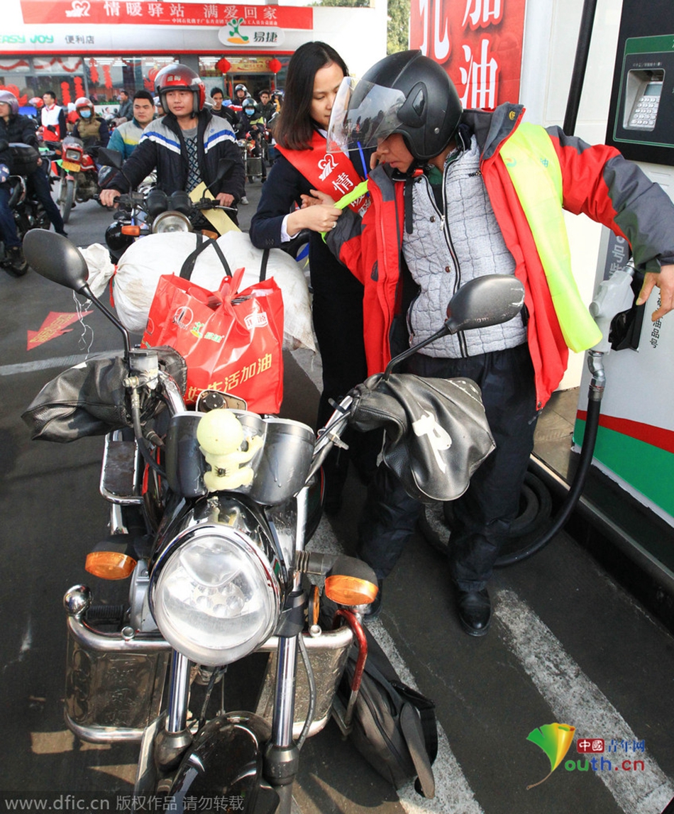 今年廣東、廣西兩省共193座中石化油站將為返鄉(xiāng)車主提供“6+X”免費服務，并將為1萬名“返鄉(xiāng)摩騎”免
