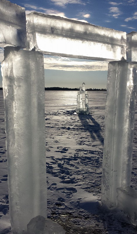 每根冰柱都重達300磅（約合136公斤）。（網頁截圖）