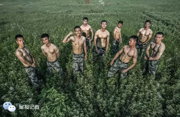 軍校學(xué)員變身“肌肉男”硬漢 軍校學(xué)員變身“肌肉男”硬漢