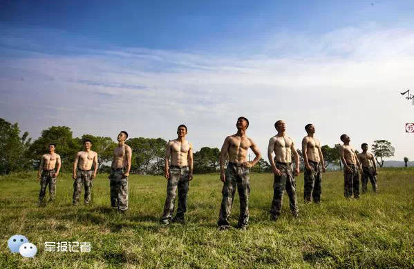 軍校學(xué)員變身“肌肉男”硬漢 軍校學(xué)員變身“肌肉男”硬漢