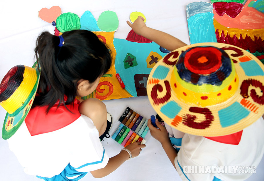 中國日?qǐng)?bào)聚焦各地迎“六一”兒童節(jié)