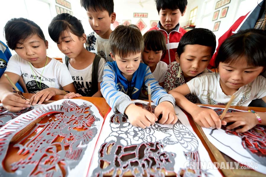 中國日?qǐng)?bào)聚焦各地迎“六一”兒童節(jié)