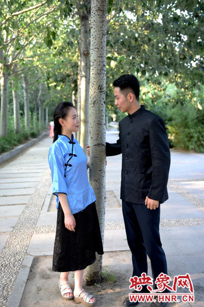 輕輕的凝視，勝卻了千言萬語。