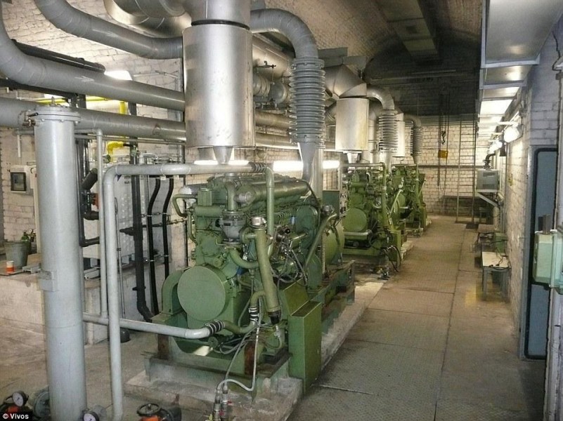 地堡中有無數(shù)個洞室，每個都會有自己的安全系統(tǒng)，還有無數(shù)可密封的防爆門。