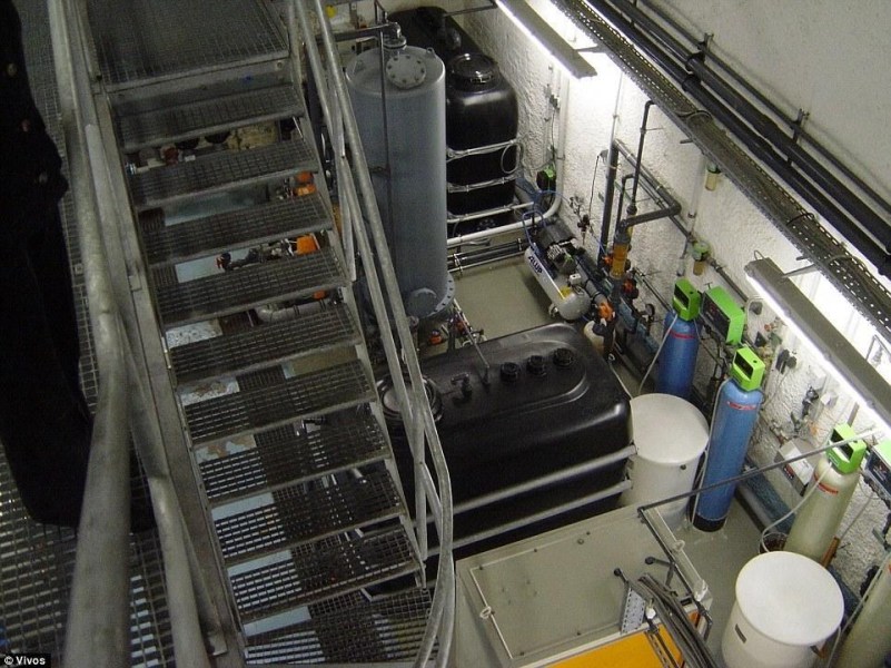 圖為堡壘內(nèi)的儲水和發(fā)電系統(tǒng)，同時還配備溫度調(diào)節(jié)與通風設(shè)備。