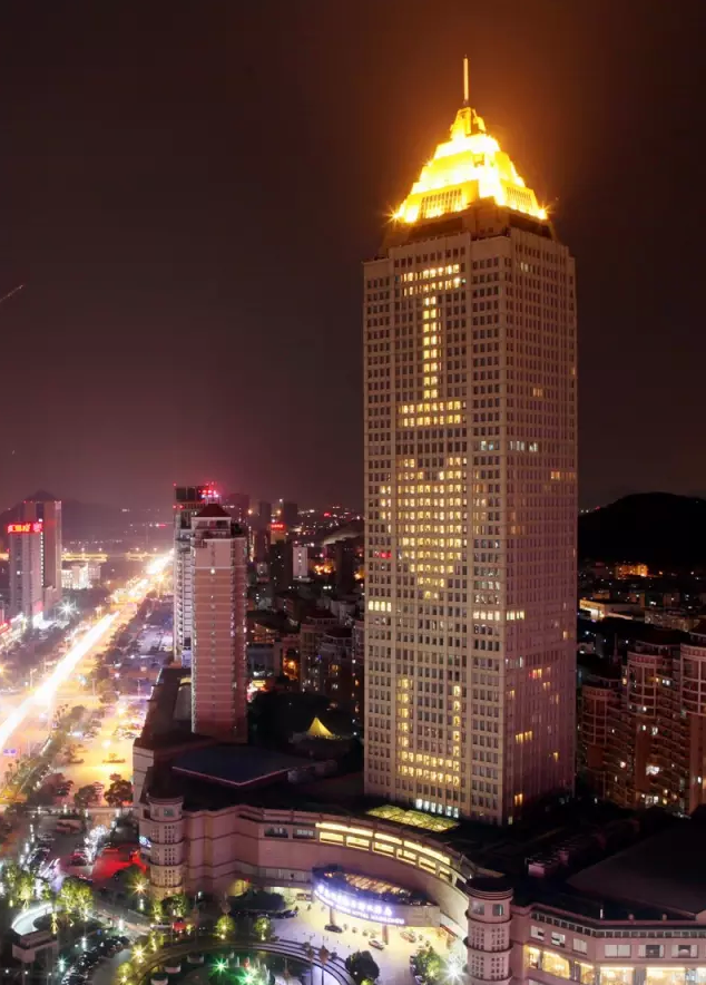 情人節(jié)最溫暖告白！84歲老人包下整樓示愛老伴