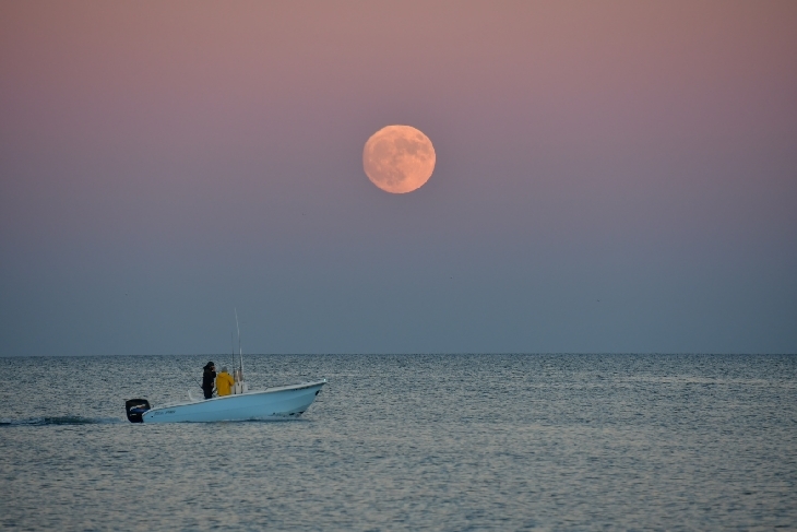 68年來(lái)最大！今晚夜空上演超級(jí)月亮