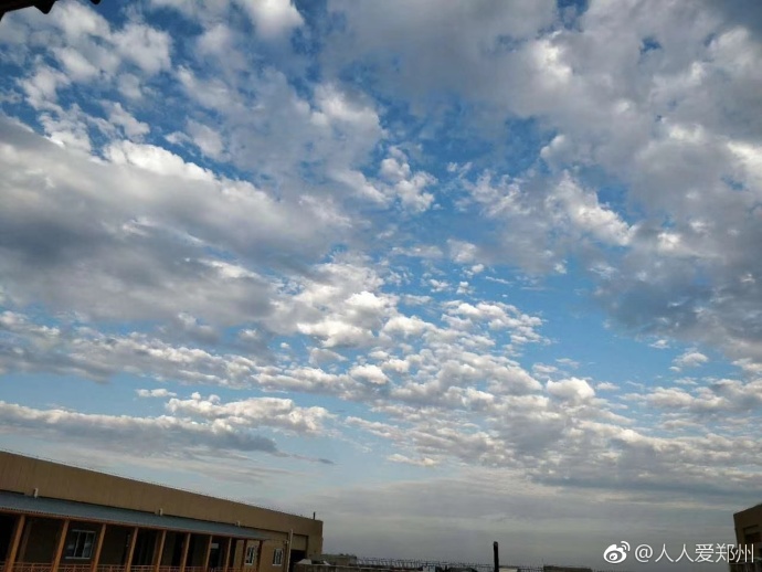 又被鄭州的藍(lán)天刷屏！隨便一拍就是手機(jī)壁紙