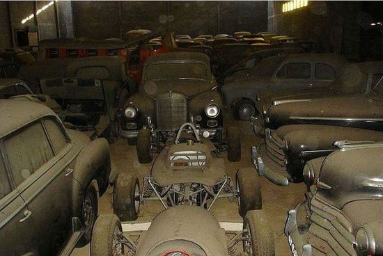 葡萄牙農(nóng)場(chǎng)倉(cāng)庫(kù)驚現(xiàn)大量老爺車 價(jià)值數(shù)百萬(wàn)英鎊(組圖) 葡萄牙農(nóng)場(chǎng)倉(cāng)庫(kù)驚現(xiàn)大量老爺車 價(jià)值數(shù)百萬(wàn)英鎊(組圖)