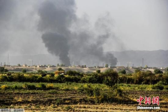美軍向伊北部進行首次空投 正“待命”定點空襲