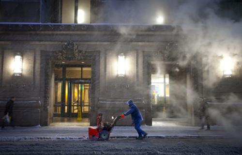 特大暴風(fēng)雪襲擊美國(guó)東北部，多州進(jìn)入緊急狀態(tài)。