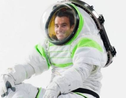 18個保障生命運轉(zhuǎn)系統(tǒng)的背包中只有11個可用，這些背包是用于支持宇航員在開放的宇宙空間中工作使用的，這些不可用的背包使得工作人員對在空間站工作結(jié)束之前的狀況表示擔憂。