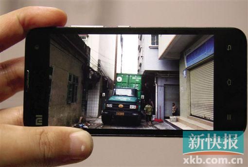 吳師傅的貨車被迫停留在現(xiàn)場幾天。